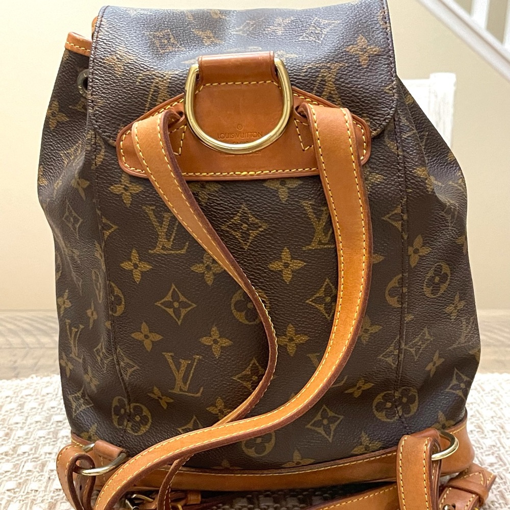 Backpack - Picture 4 of 12